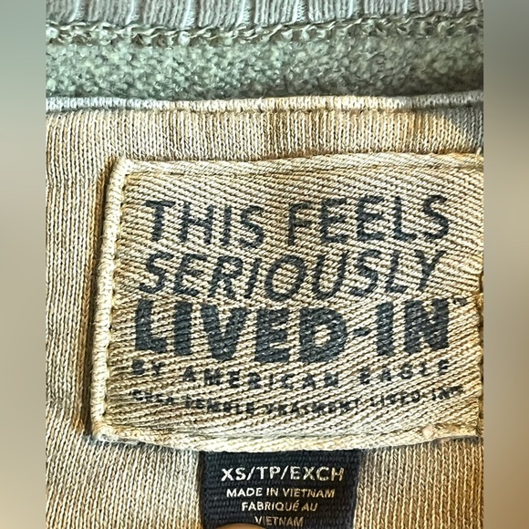 American Eagle Outfitters “Anything Is Possible” Women’s Sage Green Sweatshirt - Picture 11 of 16